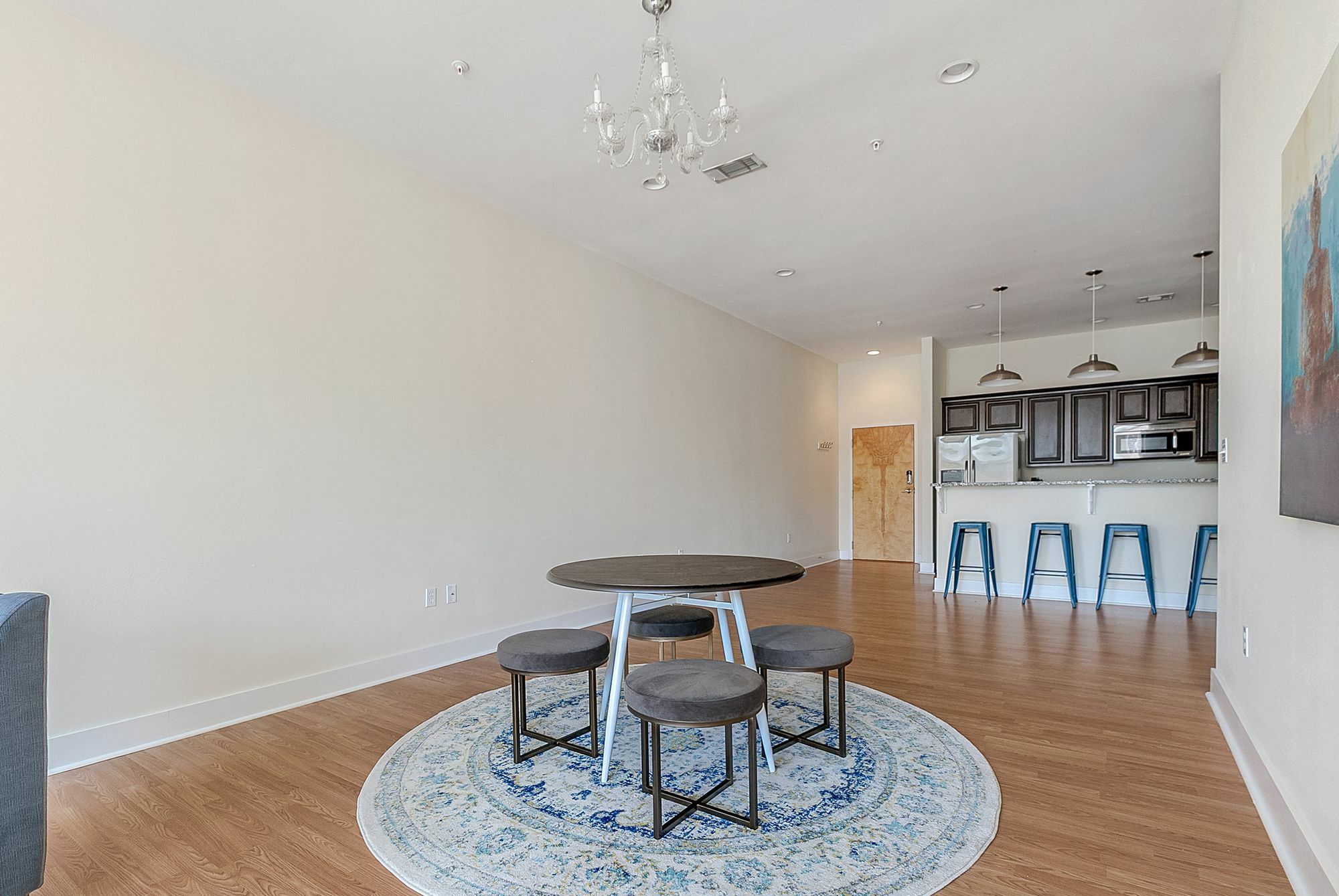 Apartment Chic 3br In Arts/warehouse District By Sonder *