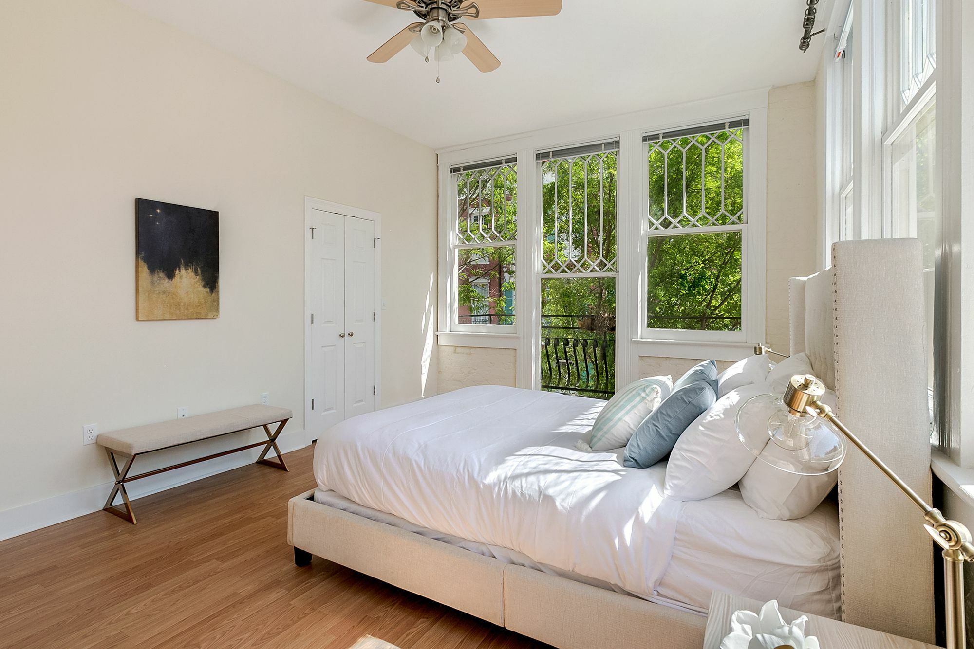 Chic 3br In Arts/warehouse District By Sonder *