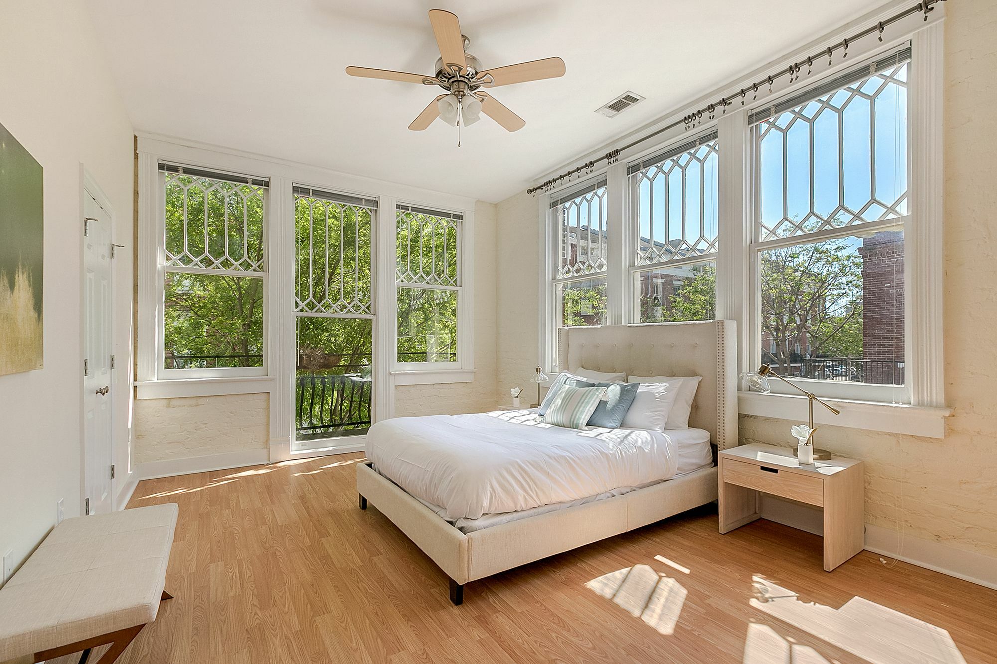 Chic 3br In Arts/warehouse District By Sonder